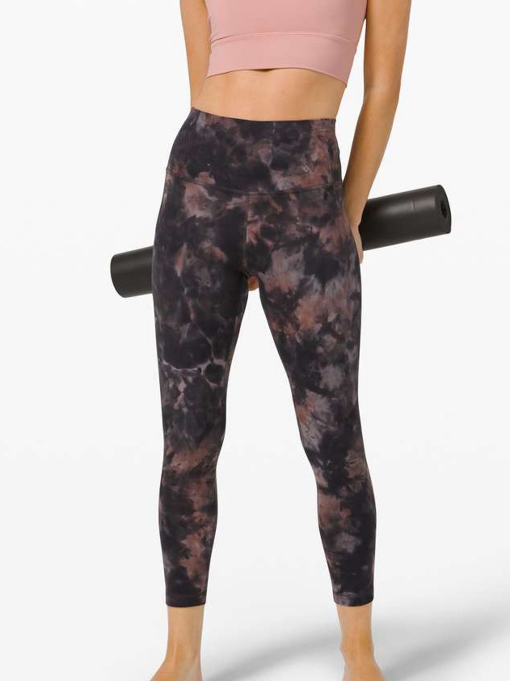 Lululemon aligns 25”